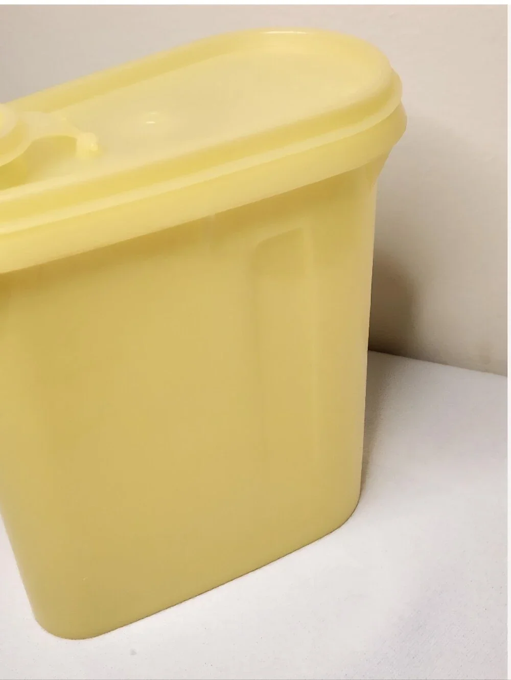 Vintage Tupperware Yellow One Quart Beverage Buddy Pitcher: Slim Design 792